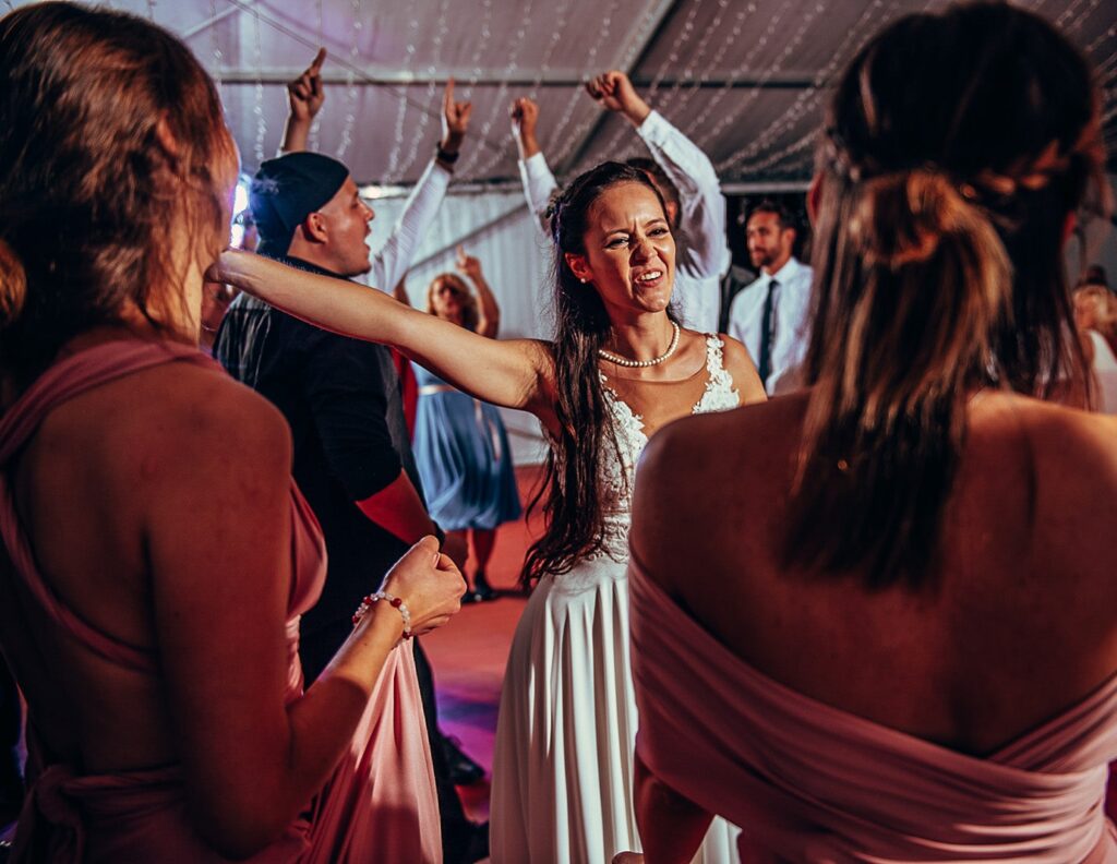 Hogyan válassz DJ-t az esküvődre? – Tapasztalatok és tippek 1 obi 1389 2 min1