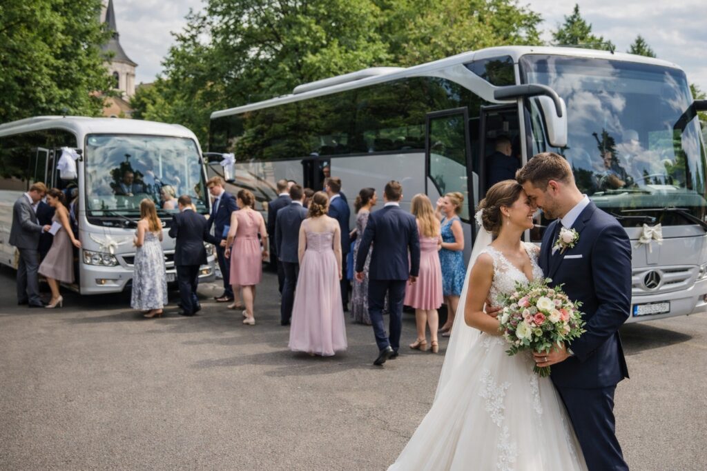 A láthatatlan részletek, amiken az esküvő múlik 3 eskuvoi buszberles